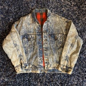 BARELY WORN LEVI’S JACKET! M